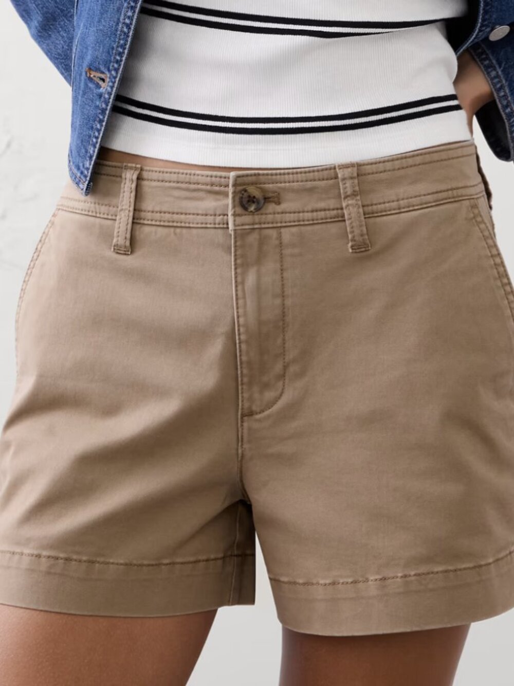 Banana Republic Mid Rise Chino Shorts Khaki Tan Size 8